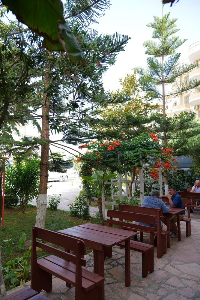 Hotell Rixhi Sarandë