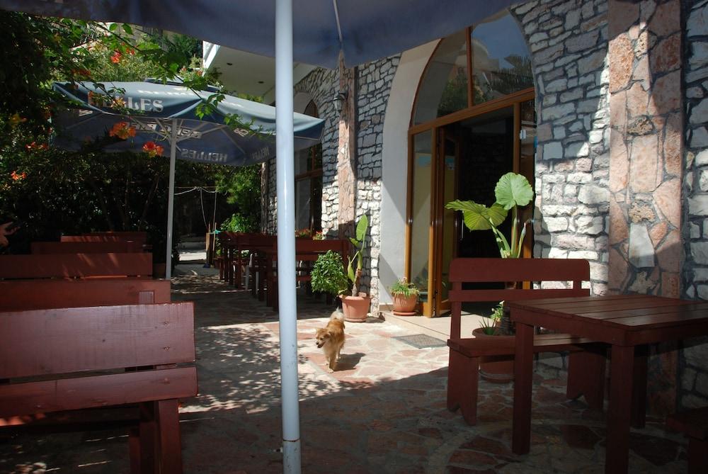 Rixhi Hotell
