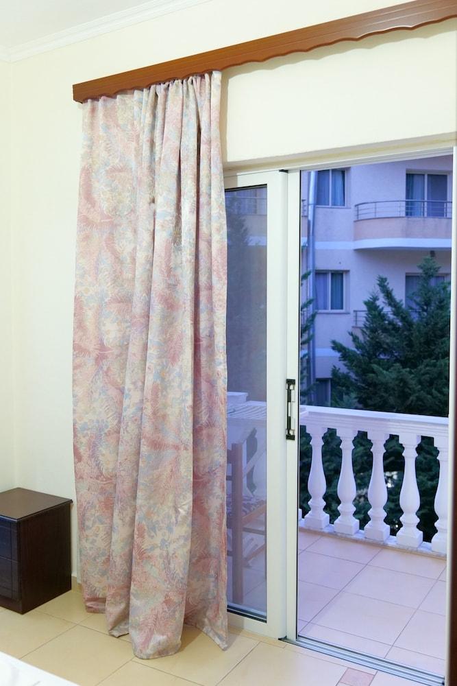 Rixhi Hotell Sarandë