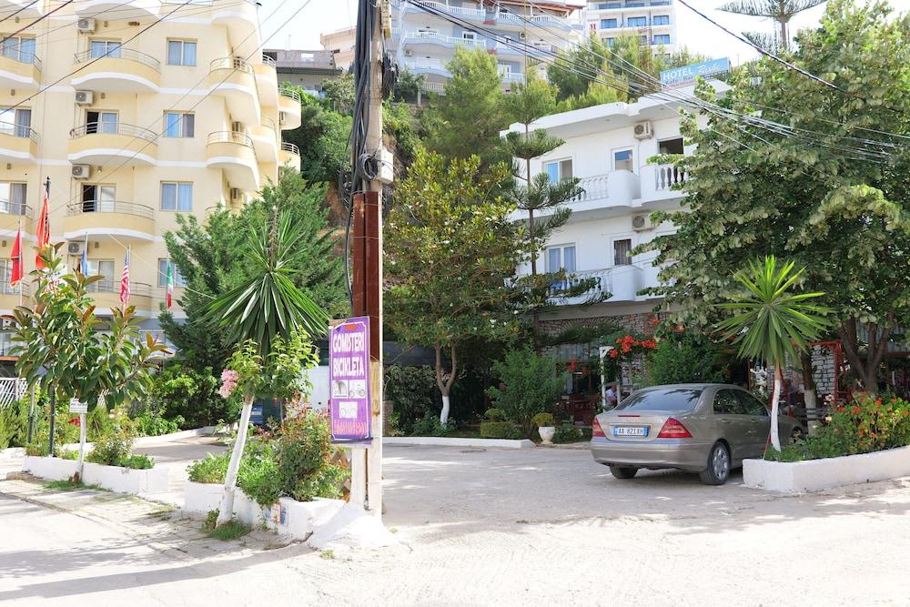 Rixhi Hotell